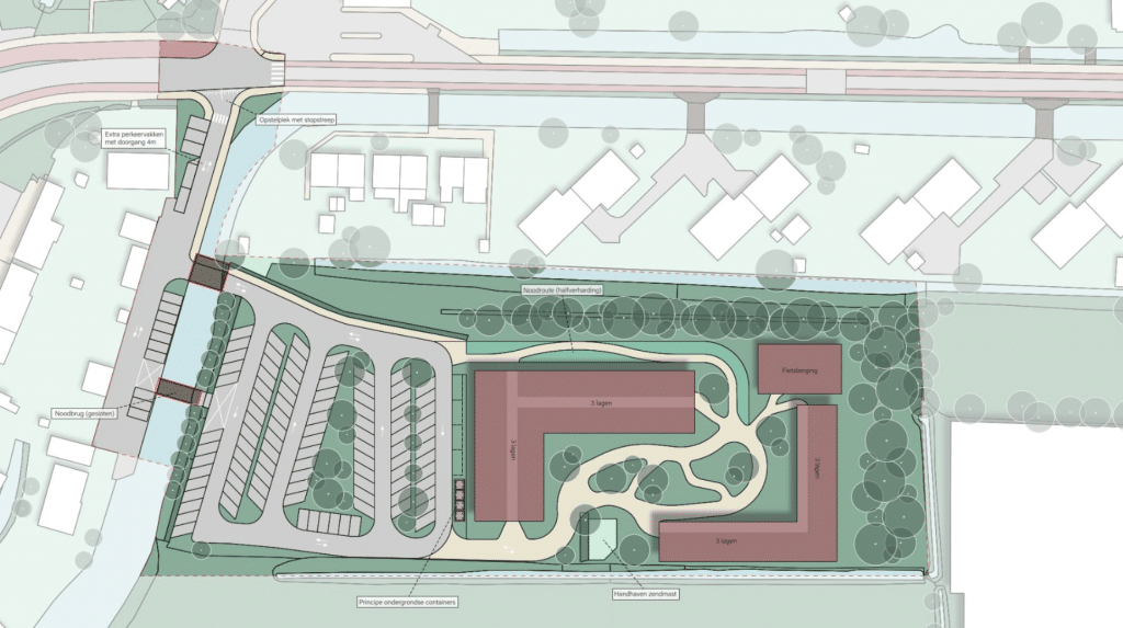 Concept inrichtingsplan Molenweg Nootdorp met daarop extra parkeervallen met doorgang 4 meter, opstelplek met stopstreep, noodroute (halfverharding), principe ondergrondse containers, handhaven zendmast, de fietsberging en de 2 woonblokken.